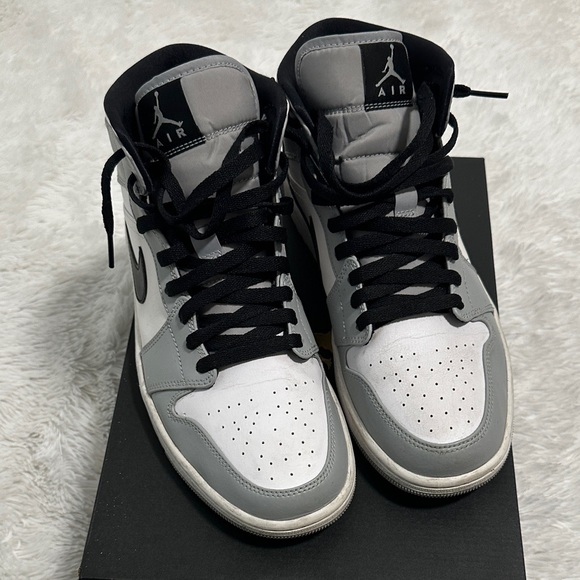 Nike Other - 👛 Nike 1 Mid Light Smoke Grey Sneaker